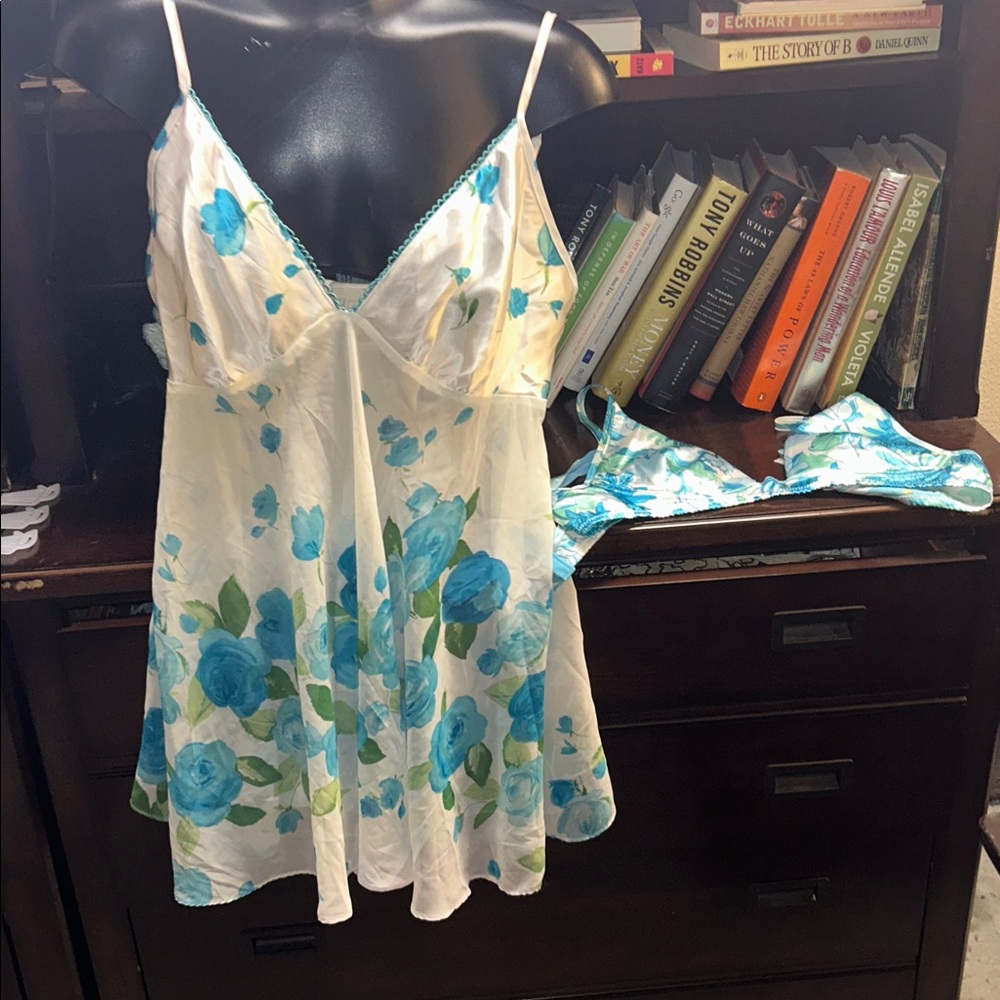 California dynasty Blue and White Floral satin set